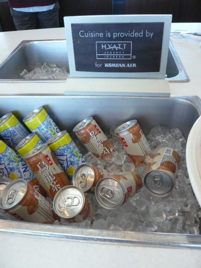 ←◆『仁川のラウンジ♪』<br /><br />ここは沢山食物が供されますが<br /><br />どうやらハイアット提供らしい