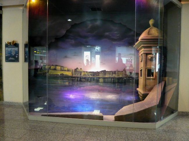 ←◆『マルタの空港にて♪』<br /><br />おっ、こっちは見張り台だね