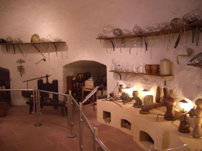 小さな博物館とか土産屋みたいなのも入ってる。