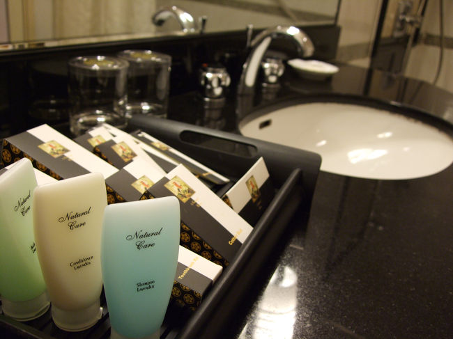 トイレタリー。<br /><br />ベトナムは初めてだったんですが、<br />ちゃんとしたホテルはこんなにキレイなんですねー。<br />（知るのが遅い？）