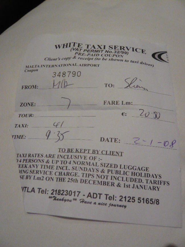 ←◆『空港からタクシーで♪』 <br /><br />料金はゾーン制になっています<br />私は空港→スリーマまで20ＥＲ<br /><br />実際にはタクシーはゾーン制を<br />守ってないらしいですよ(^へ^;<br /><br />空港ではブースで買えば大丈夫