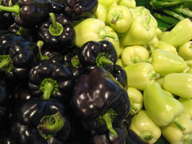 ホテルにチェックインしたらＰＭ８時。<br />早速、カンピのスーパーへ物色。<br />量り売りは、値札の番号を入力して秤にのせます。<br />ネクタリン２つで１．２３ユーロだった。<br /><br />