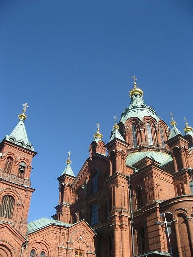 ロシア正教のウスペンスキ寺院。<br />マーケット広場から歩いて７分位かな。<br />２手に分かれますが、坂道↑から左に折れるが正解でした。