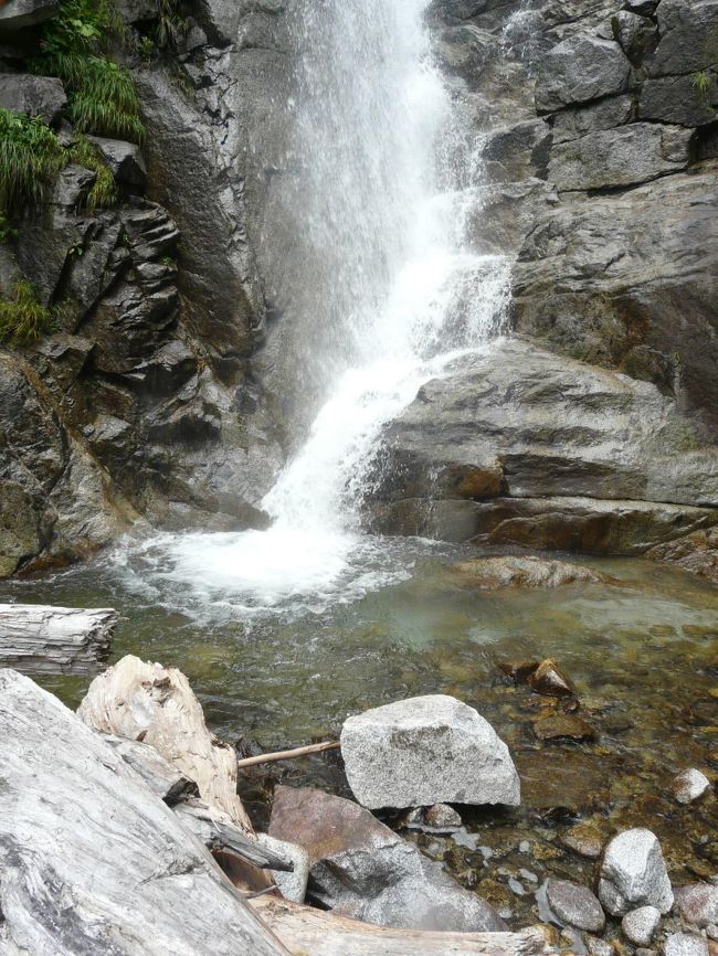 日暮の滝の滝壺です。