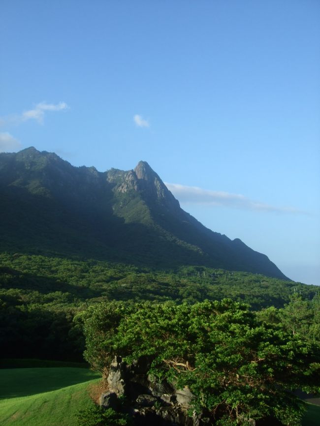 最後の日に泊まったホテルからの景色。<br />かなり眺めがよかったです。<br /><br />民宿がとれなくて、しかたなくホテルにしたんだけど、もう若くないし、最後はゆっくりのんびり<br />ホテルで寝れて、大正解でした。