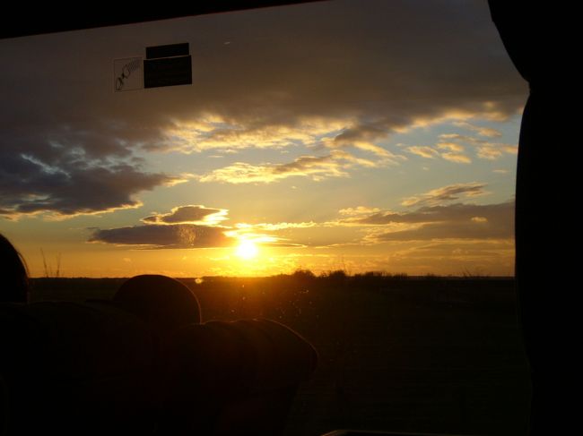 バスから見た夕日。<br /><br />やっぱり夕日って綺麗ですね〜