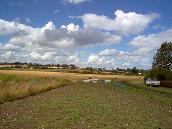 のどかな風景、観光客はサイクリング