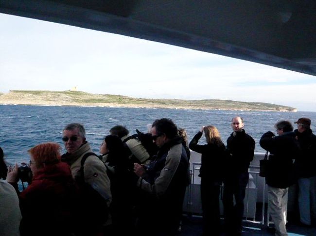 ←◆『ゴゾ島へ行くフェリー♪』<br /><br />船の先端の皆さんは、こんな感じ