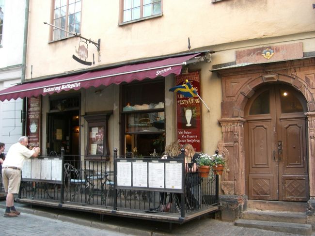 お昼ごはんは大聖堂近Ｋａｆｆｅｇｉｌｌｅｔ<br />カフェジレットで。