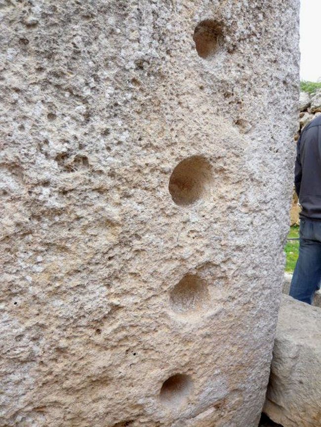 ←◆『ジュガンディーヤ神殿へ♪』 <br /><br />反対側にもあるけど・・コレ何だ？