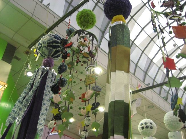 七夕飾りの表彰があるからか、<br />どれも凝っていました！！<br />一宮もこれくらい見習って欲しい！！