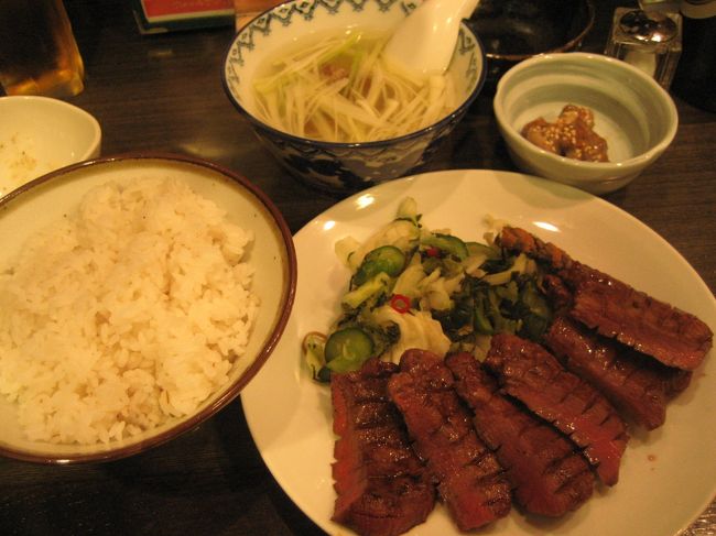 仙台といえば牛タン！<br />利休の極定食。<br />さすがっ、極！！<br />弾力がちがいます！！