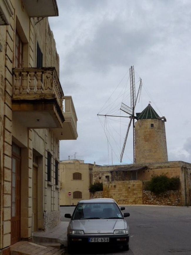 ←◆『TAKORAの風車♪』<br /><br />神殿を出て右に緩やかに登って<br /><br />キョロキョロしたらあった(笑)<br /><br />