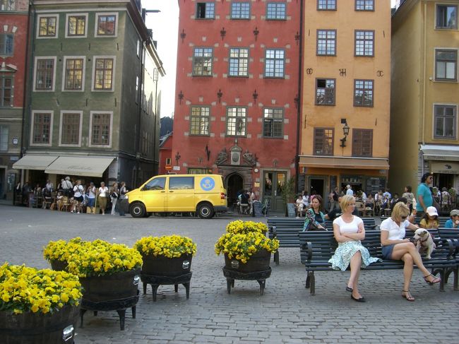 大広場に戻ると、<br />郵便局の車が！<br /><br />さっき郵便ミュージアムでミニカーを買ったので、<br />本物にテンションｕｐ↑↑