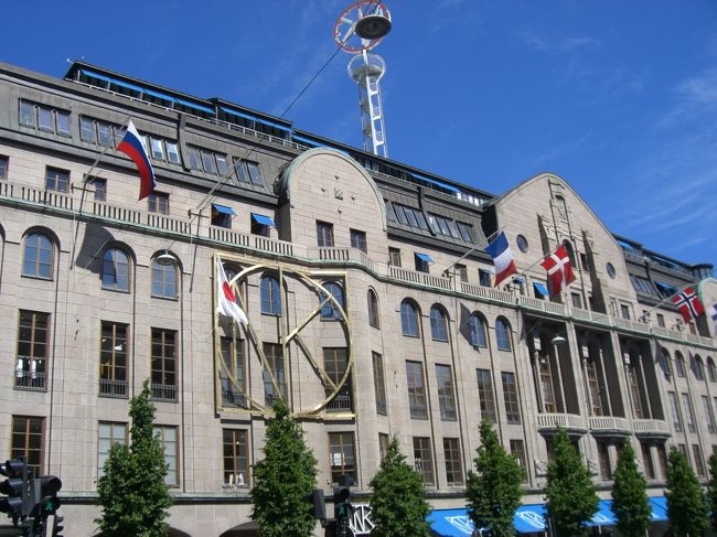 スェーデン館に行きたかったのに、<br />ＮＫ（エヌコー）デパートを過ぎて、<br />オーレンスシティーまで来てしまいました。<br />歩いて戻ります。