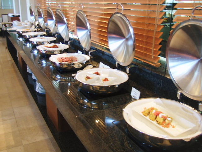 朝食は「ファインダイニング」で♪<br /><br />品数が多いですし、見た目にも美しい☆