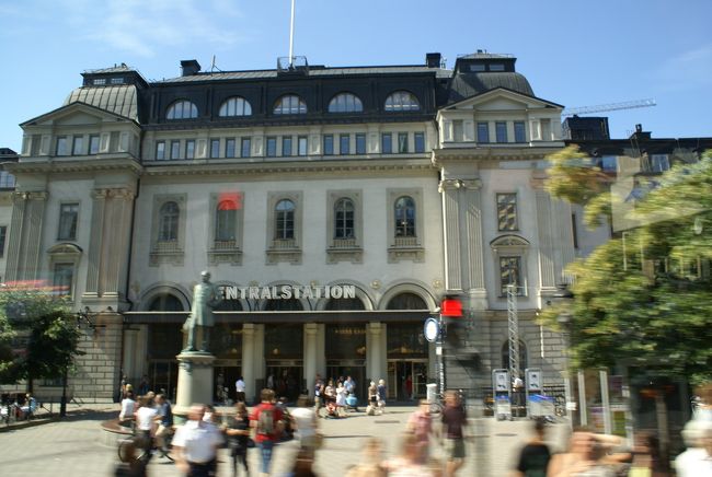 中央駅を通過。（車窓から）