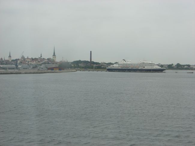 船が停まっています！<br />塔が見える♪