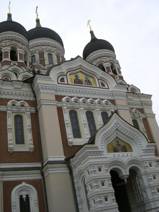 アレクサンドル・ネフスキー聖堂<br /><br />ロシア！！って感じ<br />入場無料＝タリンカード出番なし。<br />中は撮影禁止です。