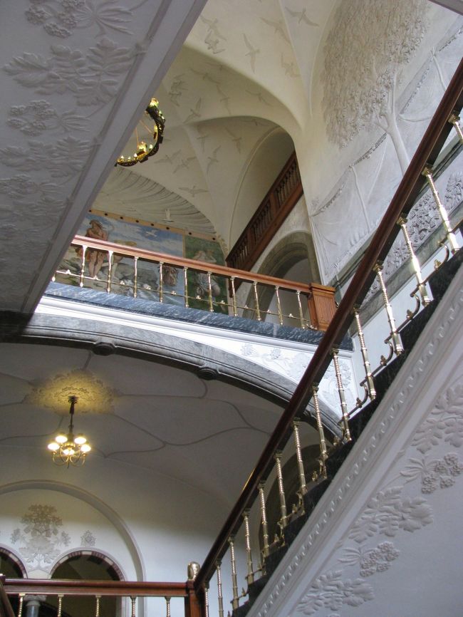 市庁舎の中。<br /><br />めちゃくちゃ豪華。<br /><br />デンマークは福祉国家として有名で、所得税５０％、VAT（消費税）２５％の国ですが<br /><br />こんなところにも、多くの税金が・・・