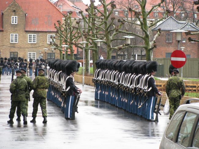 ローゼンボー城で<br /><br />兵隊さんが練習してた！！