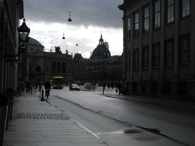 スコール後の街並み。