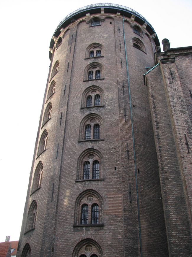 ラウンドタワー。<br /><br />ここに上ればコペンハーゲンを見渡せるはずだったけど<br />時間間に合わず、もう閉まっていた・・・