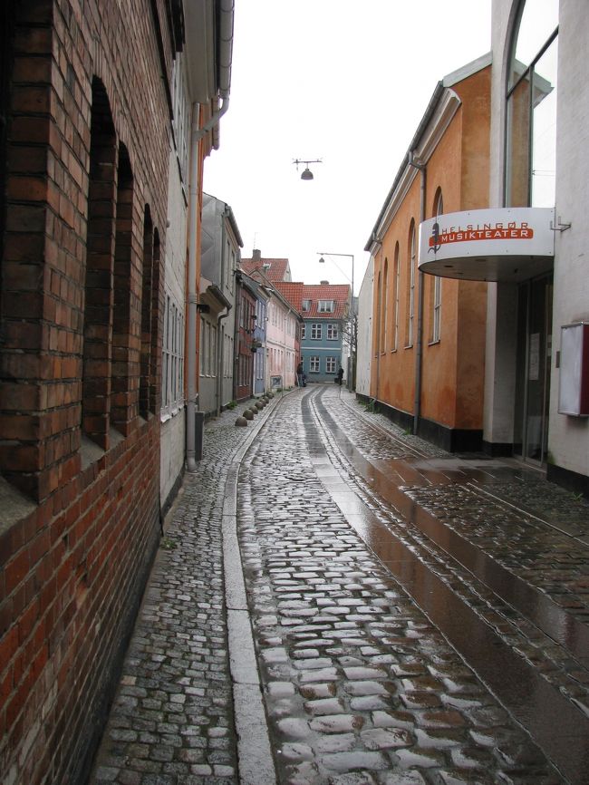 ここでも雨に遭いました。