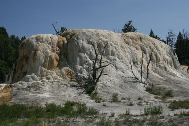 “地球の歩き方”と同じアングルで撮りました。Orange Spring Moundとお別れです。
