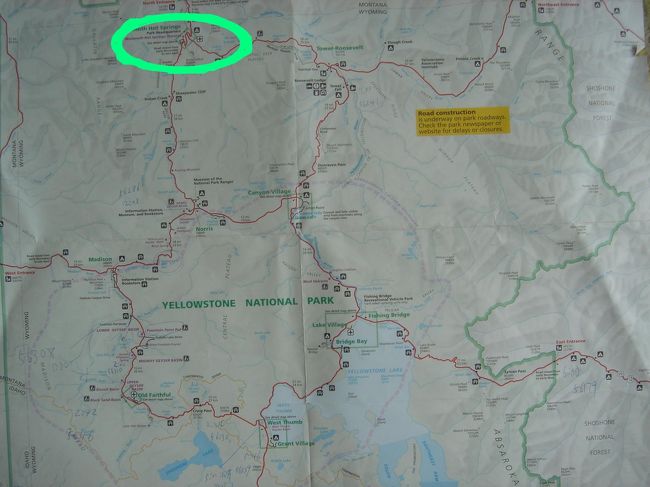 マンモス・ホット・スプリングス「Mammoth Hot Springs」はここです。見学終了です。