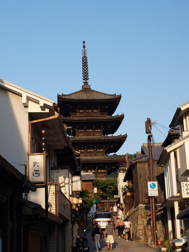 八坂の塔を正面から