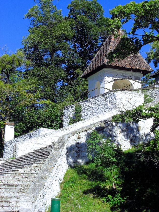 この綺麗な景色を見ていると９９段の階段なんてへっちゃらですね。