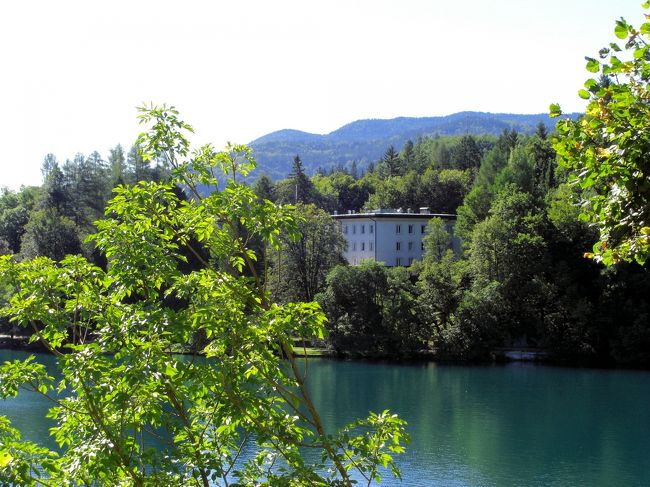 旧ユーゴスラビア建国の父と言われた故チトー大統領の元別荘を改修した「ビラ・ブレッド」<br />中欧の中でも屈指の高級ホテルです。