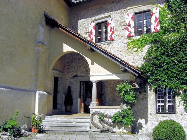 展示物が有る城内へ入ってみます。