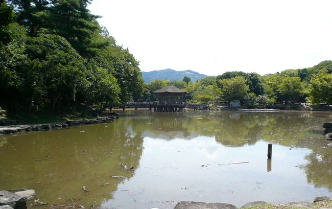 あっさり浮見堂に到着。ちょっと。。。。でした(^^ゞ<br />ですが花見シーズンには抜群だそうです(少しフォロー)ここから公園内の小道を抜けて、とりあえず国立博物館方面に向かいます。