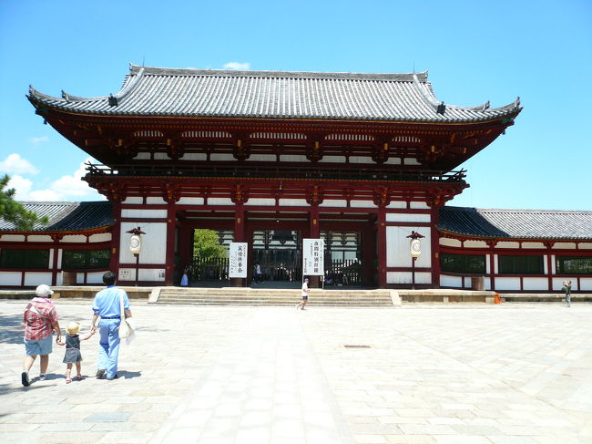 今度は中門です。なんとなく似た門が多いので、少しややこしいです(^_^;)きっと全然ちがうのでしょうが。