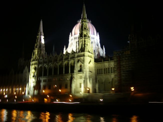 国会議事堂もライトアップ！