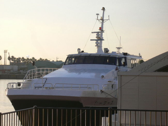 自宅を5時30分に出発し<br />朝一番のセントレア行きの船に乗船。<br /><br />お盆休みのせいか　浜園ターミナルも<br />凄い人でした。