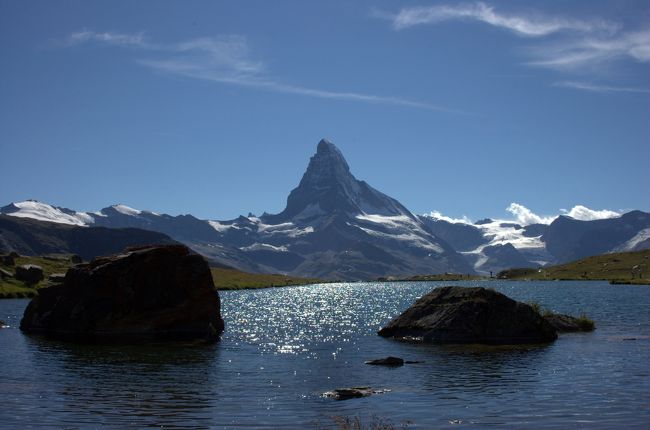 シュテリゼーからの「逆さマッターホルン」を期待したのですが、風が強くて無理でした。でもあきらめずに麓のライゼーへ。