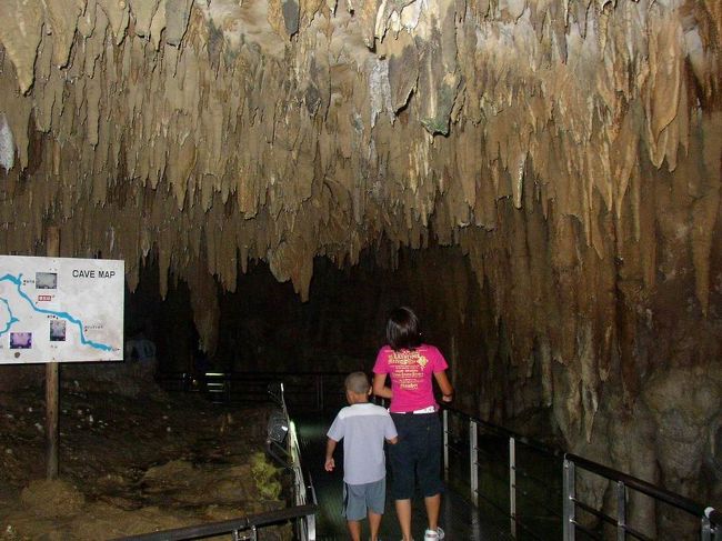 鍾乳洞は完全に道が整備されているのでほとんど疲れませんでした。