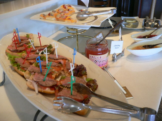 ローストビーフのオープンサンド