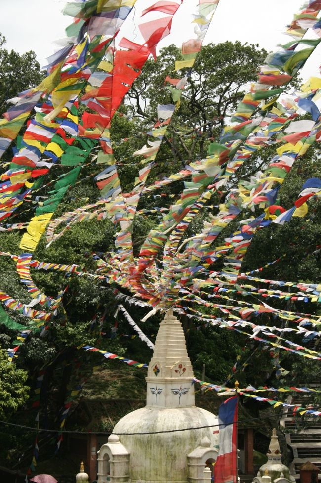 スワヤンブナート/Swayambhunath<br />タルチョ（祈祷旗）