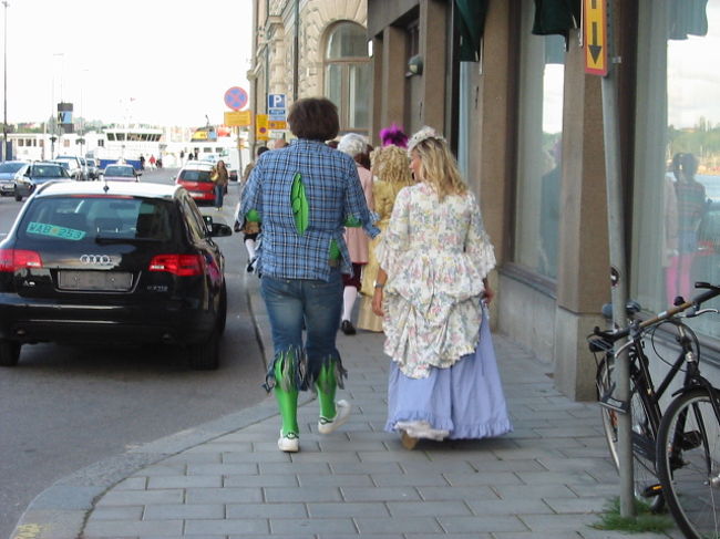 ホテルへ戻って晩御飯まで休憩。ホテルの中は仮装した人で一杯でびっくりしました。