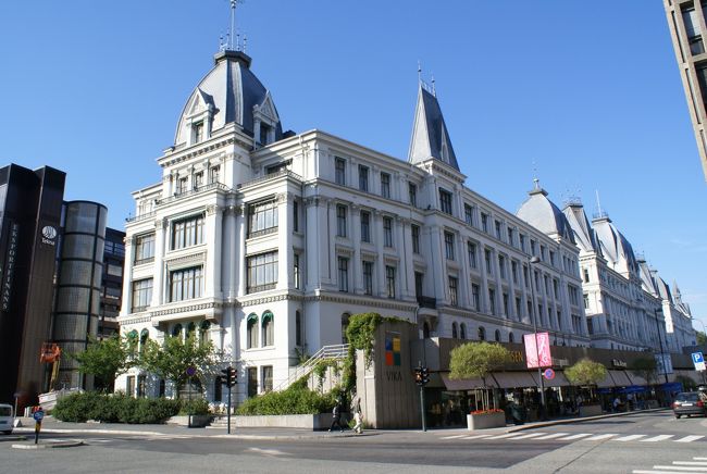 この建物は車窓から見た覚えがある・・・と思い出して写す。<br />