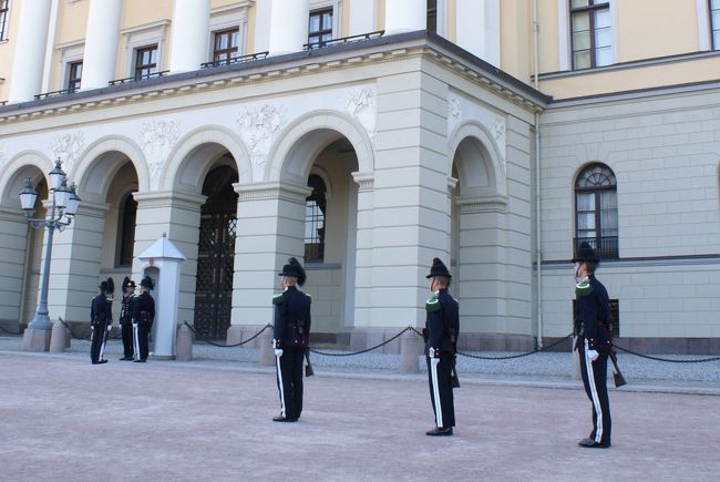 5人のうち2人が引継ぎをしているみたいです。