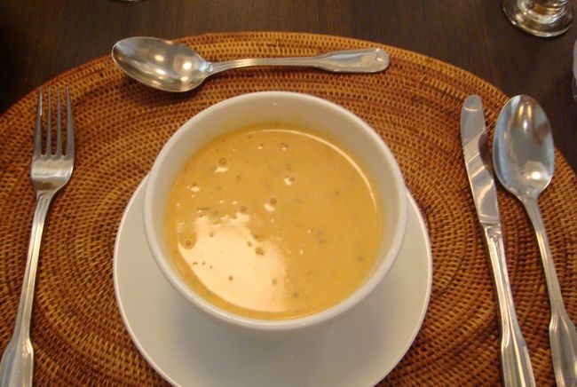 日に焼けて真っ赤な顔で帰って来た私(~_~;)<br />でも、夕食の時間に間に合って良かった！<br /><br />お風呂に入る余裕がないので、そのままレストランへ。<br /><br />スープが程よい味で美味しかった。