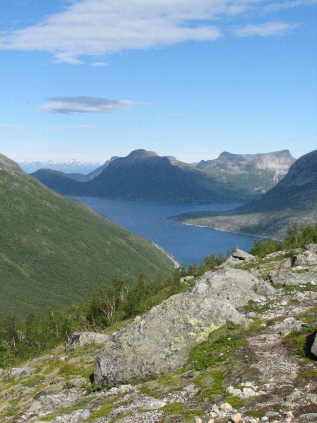 青い空、青い海。