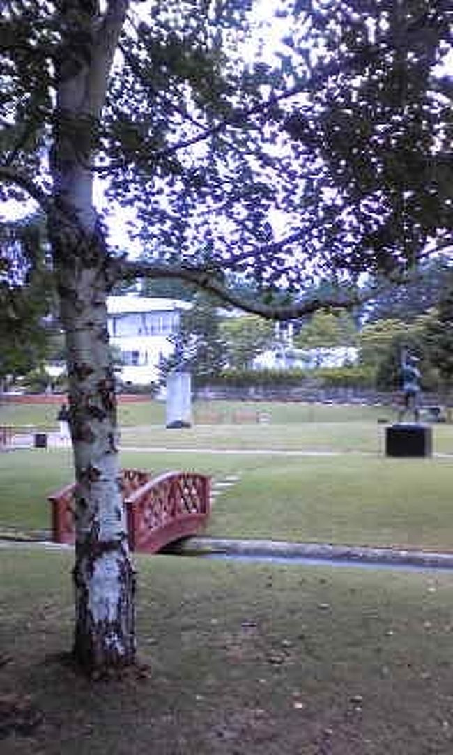 【彫刻公園】<br /><br />朝の散歩なんてめったにしないので清々しいです。