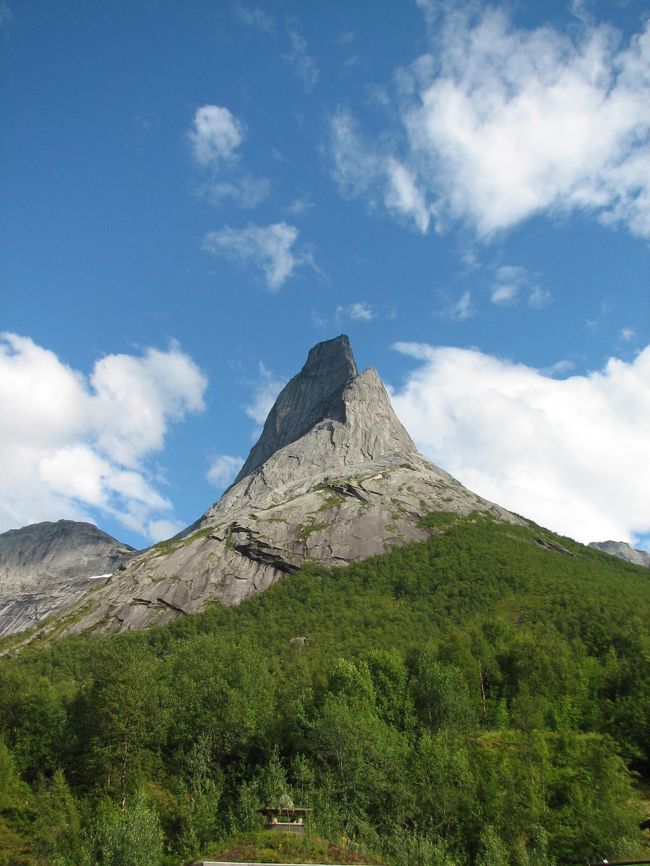 ノルウェーの青い空！