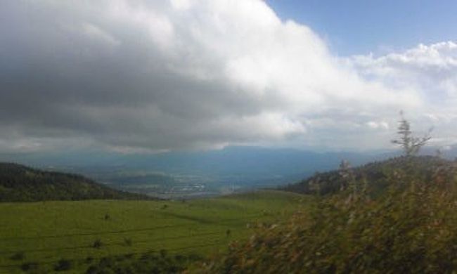 高原めぐり<br /><br />車中から<br />（霧ヶ峰高原あたり）